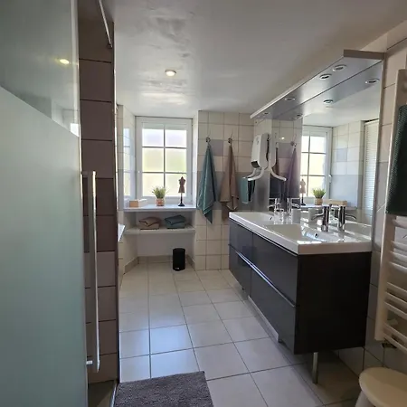 Дом отдыха O Nid D'hirondelle Maison Conviviale En Pierres Avec Preau D'ete